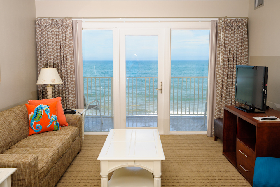 Living room with ocean view in the Sea Ranch condo